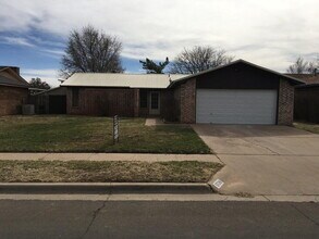 Building Photo - "Charming 3-Bedroom Haven with Cozy Fireplace on Emory Street in Lubbock!"
