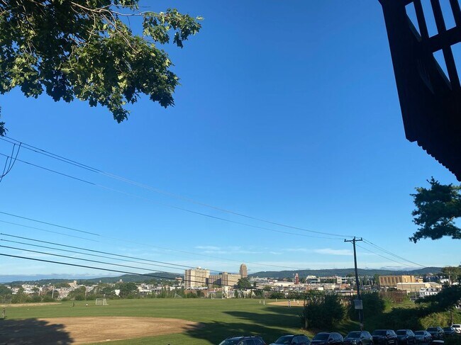 Building Photo - 848 N 16th St