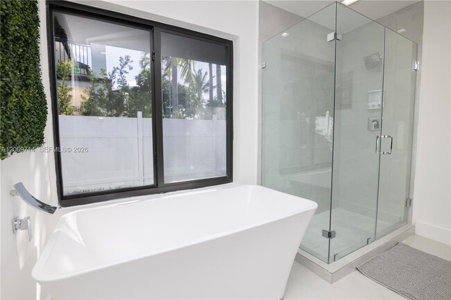 Building Photo - 201 Holiday Dr
