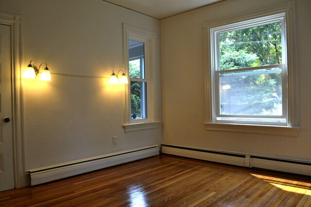 Building Photo - 78 Barnes St