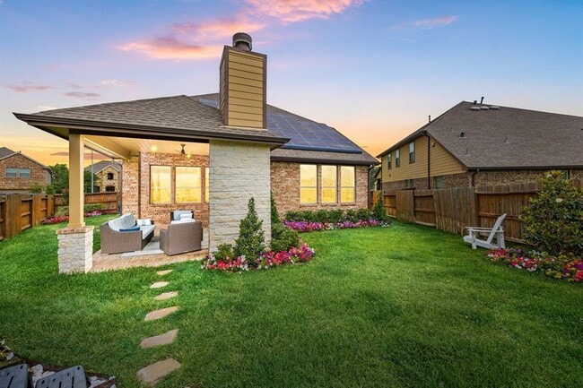 Building Photo - 16746 Highland Country Dr