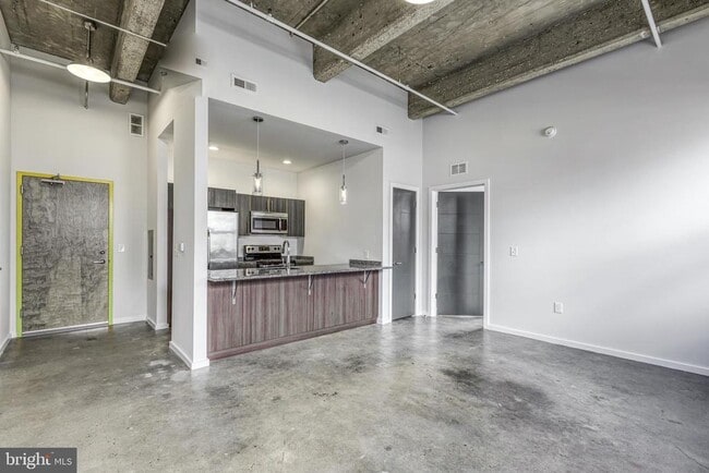 Primary Photo - 4800 Brown St