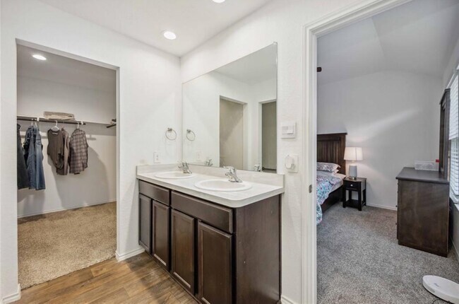 Building Photo - 16684 Lonely Pines Dr