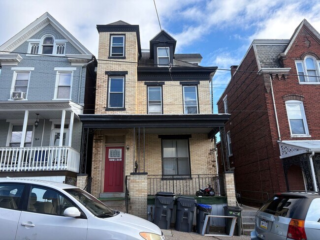 Building Photo - 362 Locust St