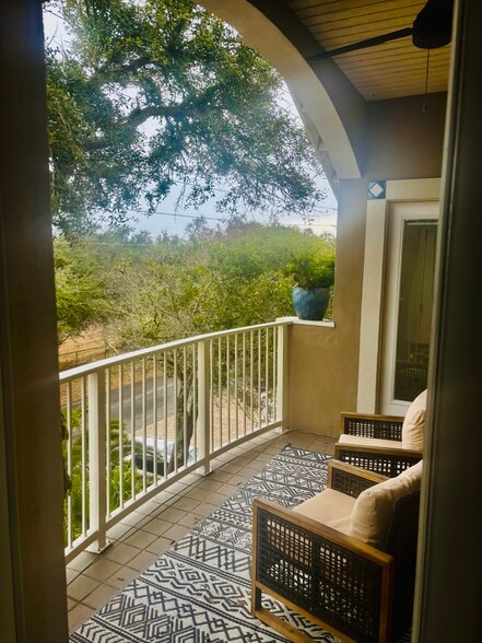 Building Photo - 3341 1st Ave