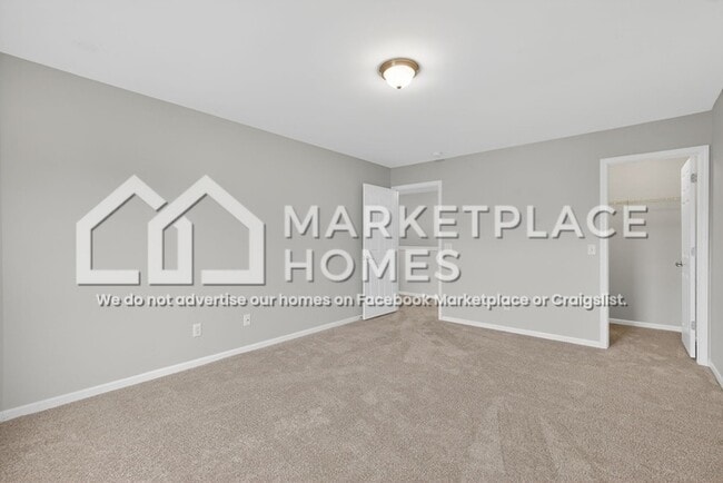 Building Photo - 10 Amber Dr