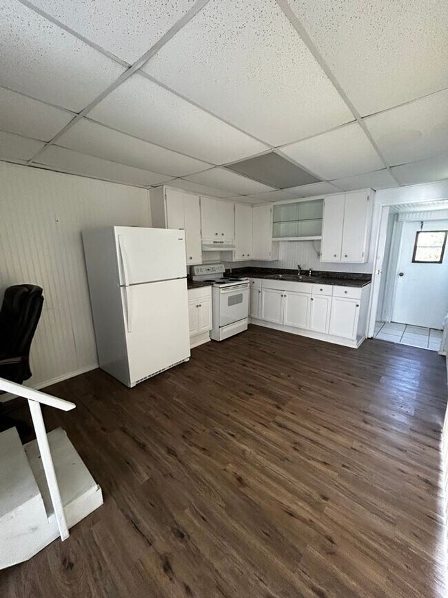 Building Photo - 248 Flame Ln