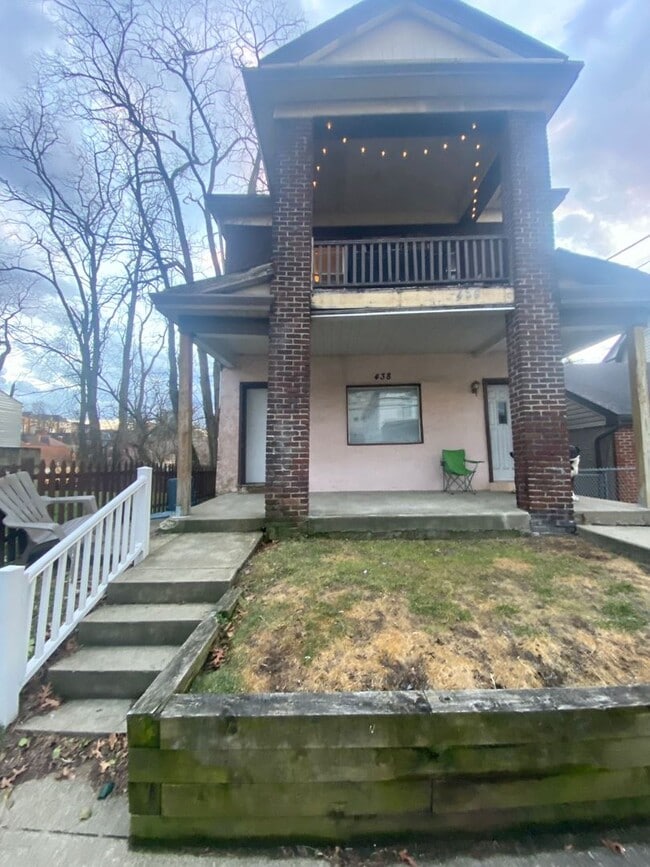 Building Photo - 438 Kathleen St