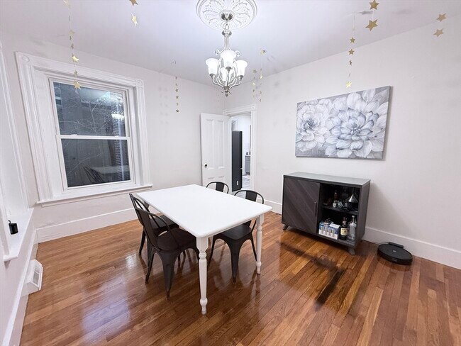 Building Photo - 91 Walnut St