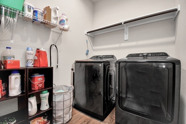 Building Photo - 3610 Crimson Embers Lane