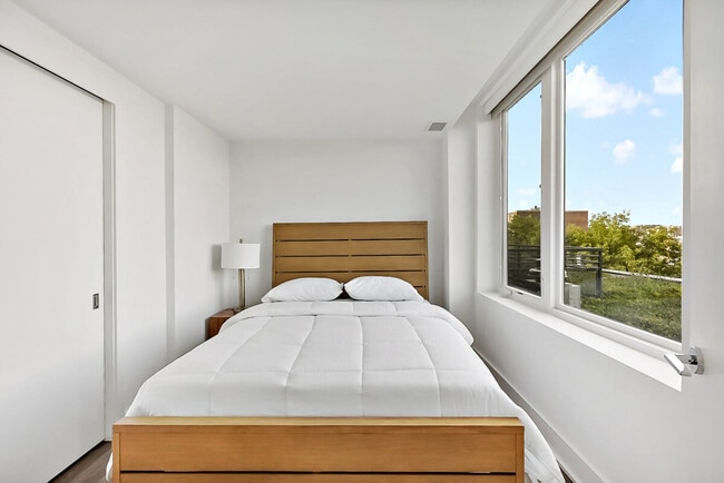 Building Photo - 2000 P St NW