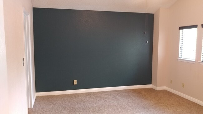 Building Photo - 2-Story home in NE Fresno, Clovis Unified Schools, super clean!