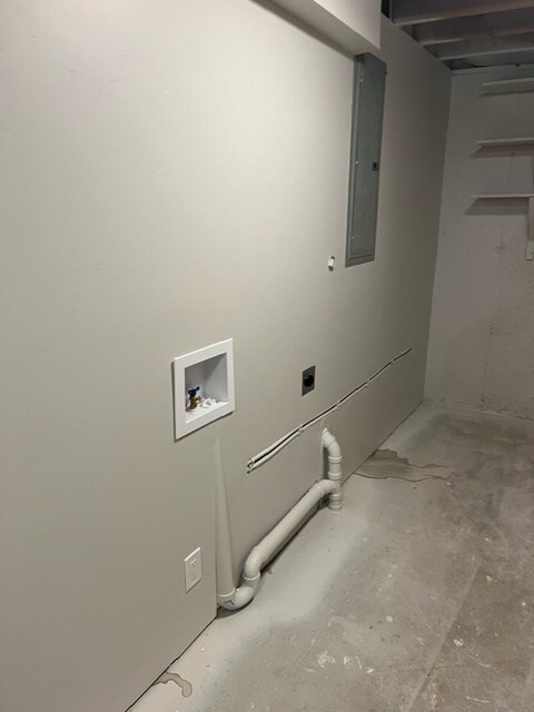 Laundry Room Hook ups - 2112 W Bowling Ave