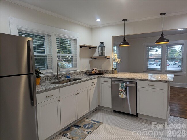 Building Photo - 215 Eastside Dr