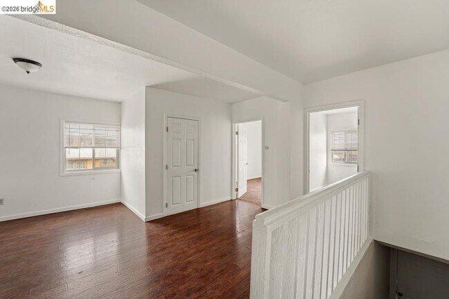 Building Photo - 402 Bissell Ave