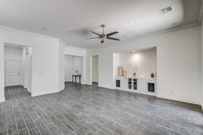 Building Photo - Luxury Single Story 3 Bedroom!