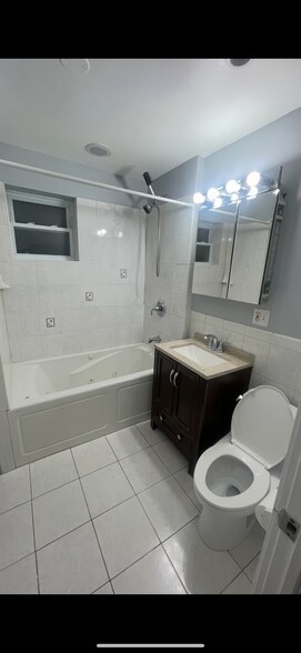 Building Photo - 2326 N Harding Ave