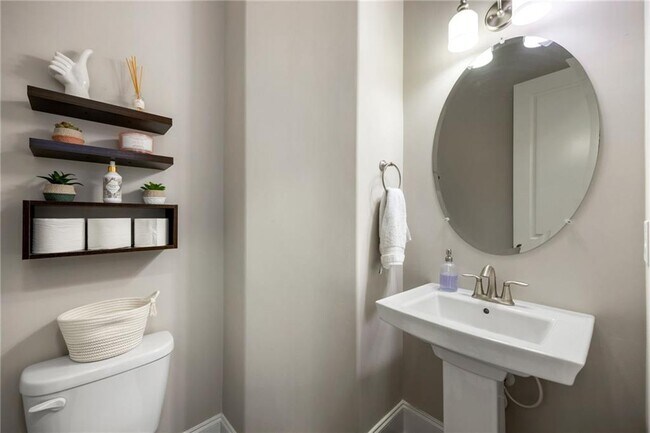 Building Photo - 2145 Coventry Dr