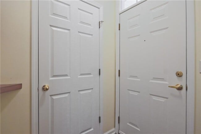 Building Photo - 8102 Woodland Ln