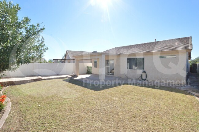 Building Photo - 30731 N Sunray Dr