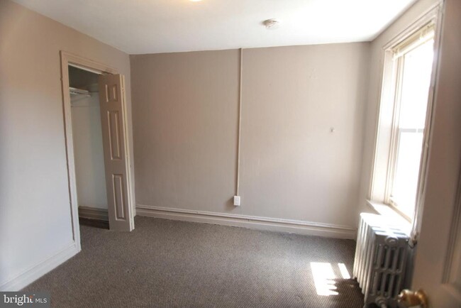 Building Photo - 1516 W Montgomery Ave