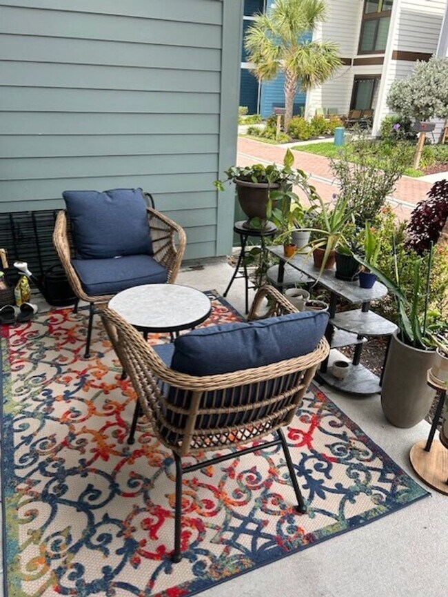 Building Photo - 2 bedroom / 2.5 bath new construction available now!