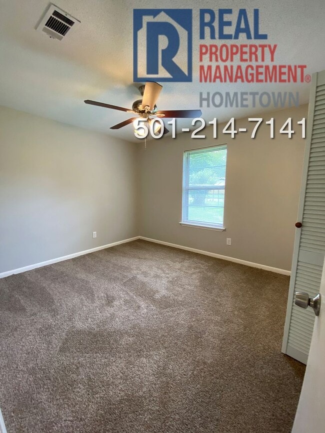 Building Photo - 501 Pamela Dr