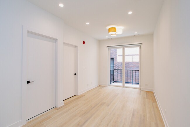 Building Photo - 3821 N Ashland Ave
