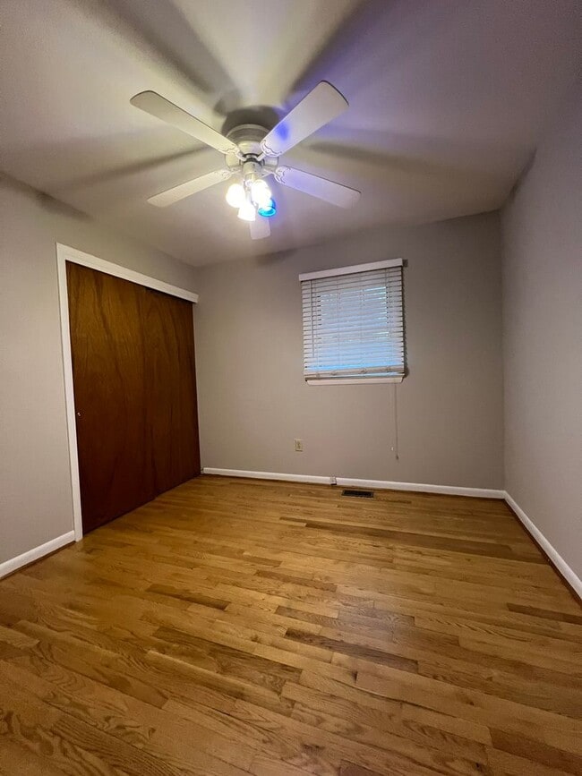 Building Photo - SWEET RAISED RAMBLER IN QUITE NEIGHBORHOOD