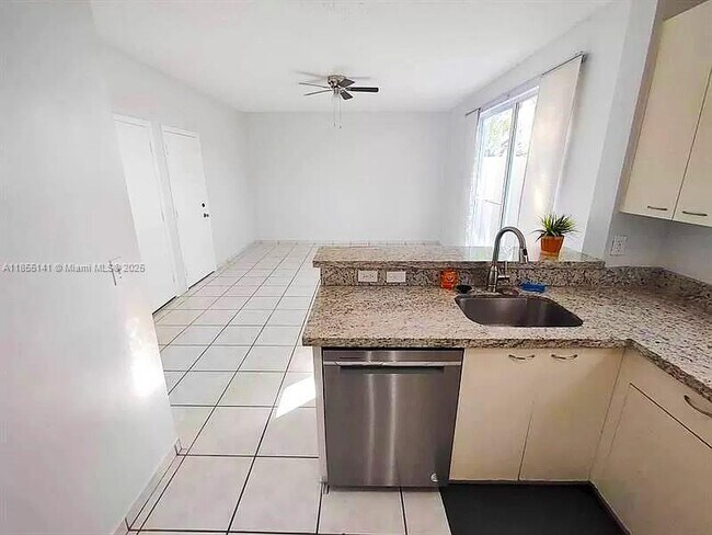 Building Photo - 15472 NW 12th Ct