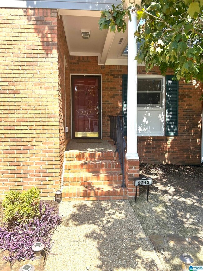 Building Photo - 2212 Ascot Ln