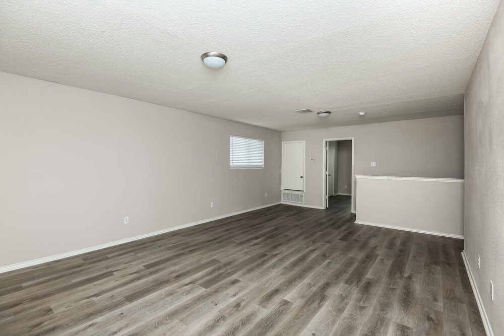 Building Photo - 907 Blue Sky Dr