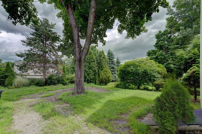 Building Photo - 40 Mortimer St