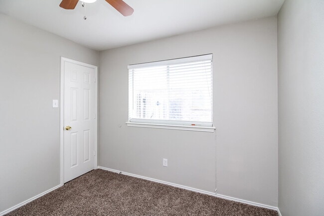 Building Photo - 1502 Killdee Ct