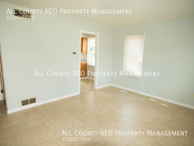 Building Photo - 835 Staeger St