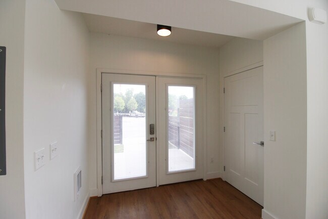 Building Photo - 54 West Ave