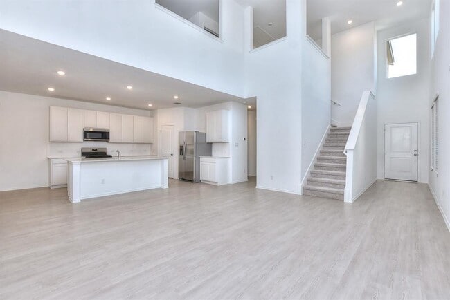 Building Photo - 18010 Cedar Waxwing Wy