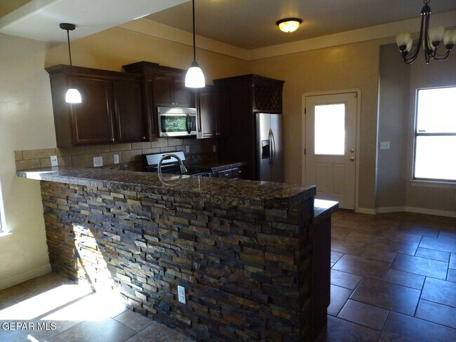 Building Photo - 3309 Garden Point Dr