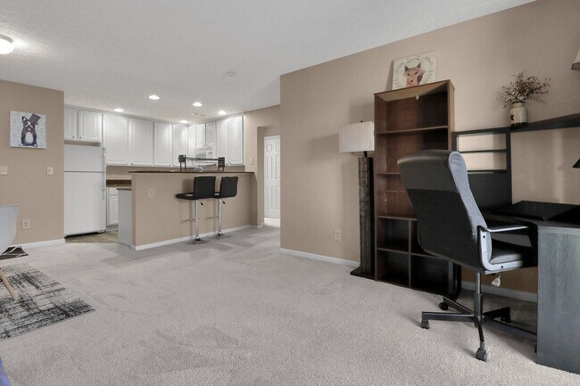 Building Photo - Beautifully Up0dated 1-bedroom, 1-bathroom...