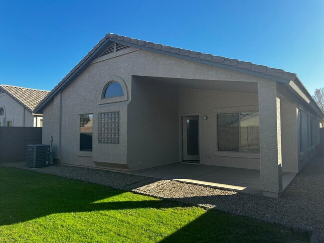 Building Photo - 1672 W Paisley Dr