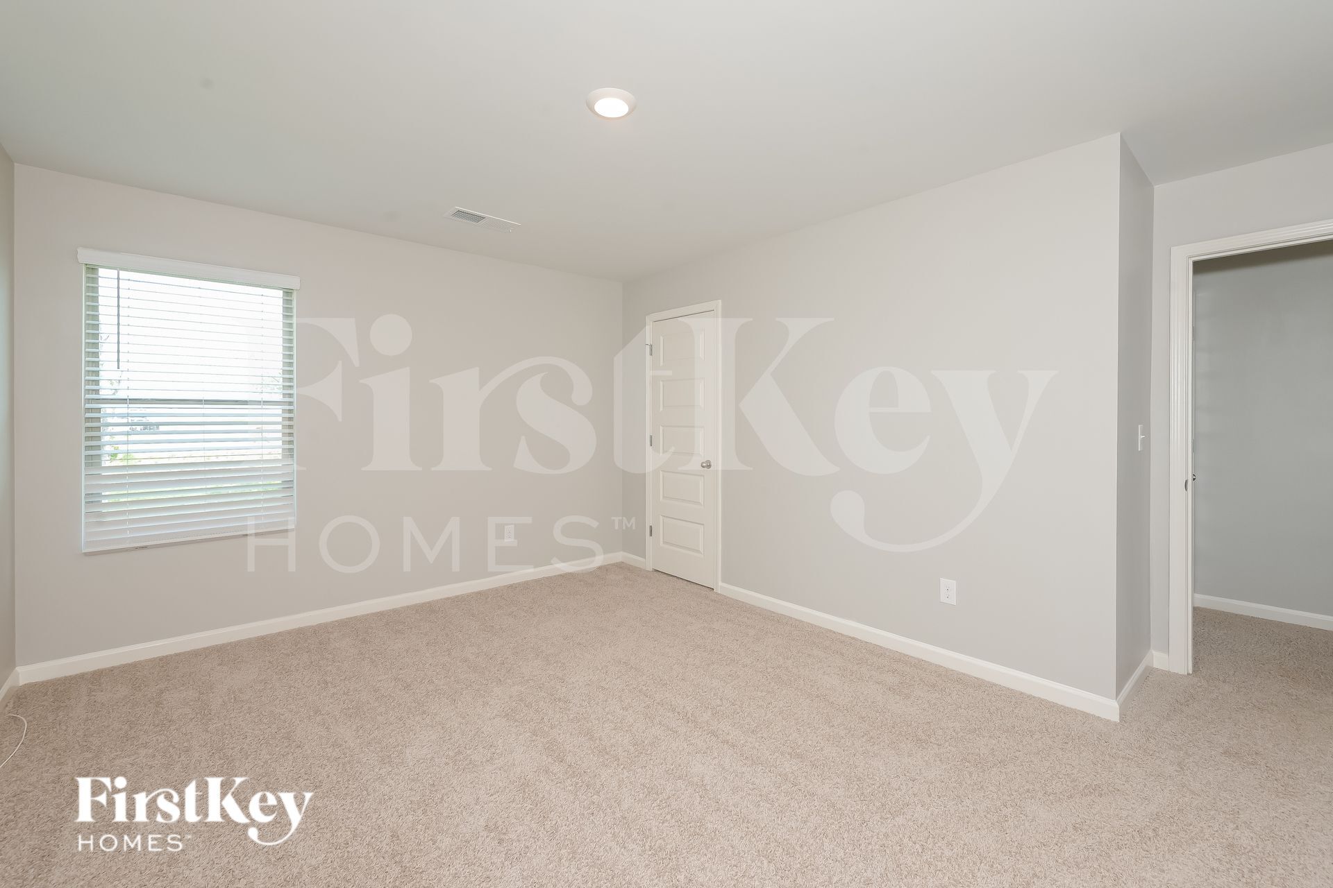 Building Photo - 2027 Massey Ln