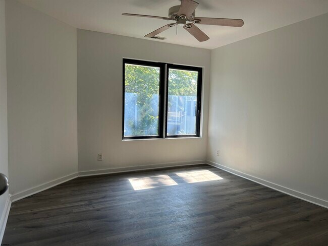 Building Photo - 20 Tilton Club