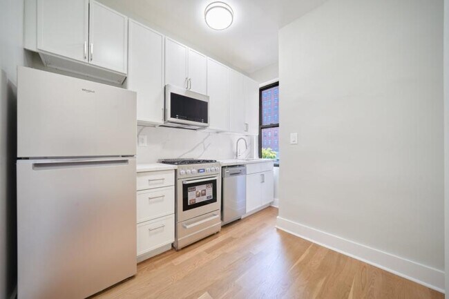 Building Photo - 0 bedroom in New York NY 10011