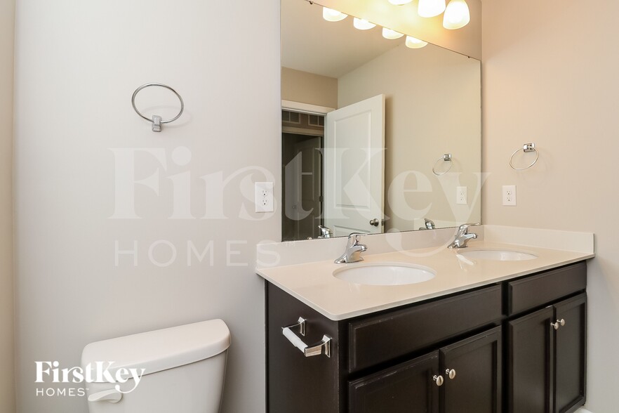 Building Photo - 3068 Green Apple Dr