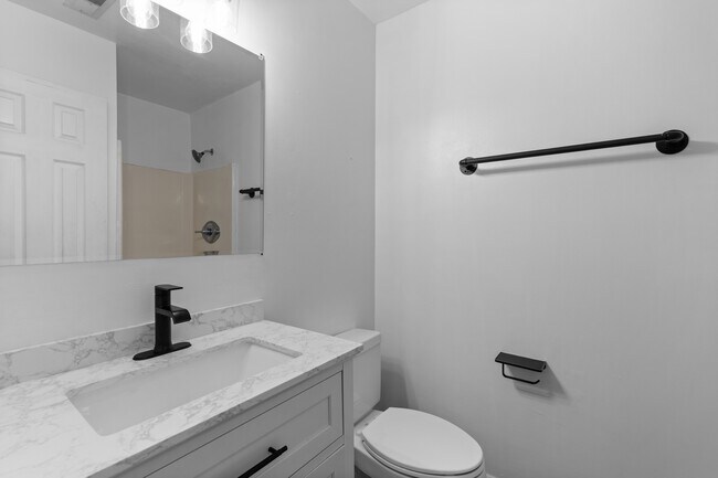 Building Photo - 609 Maxwood Ct