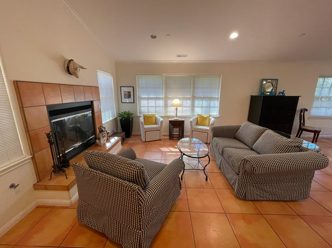 Building Photo - Beautiful Mediterranean 2-Bedroom House in...