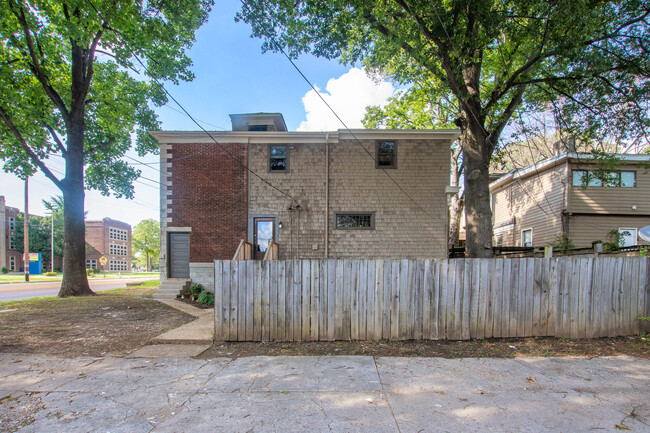 Building Photo - 1229 Vinton Ave