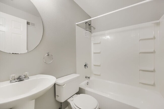 Building Photo - 5632 Marabou Way
