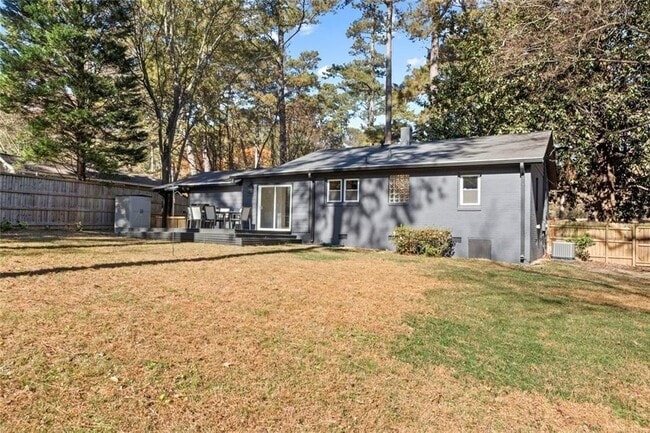 Building Photo - 1333 Victor Rd NE