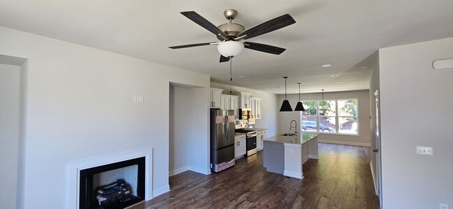 Building Photo - 1240 Ainsworth Alley